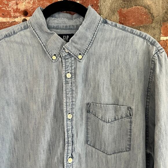 Gap Men's Chambray Denim Shirt L 22.5x28 - Picture 1 of 4